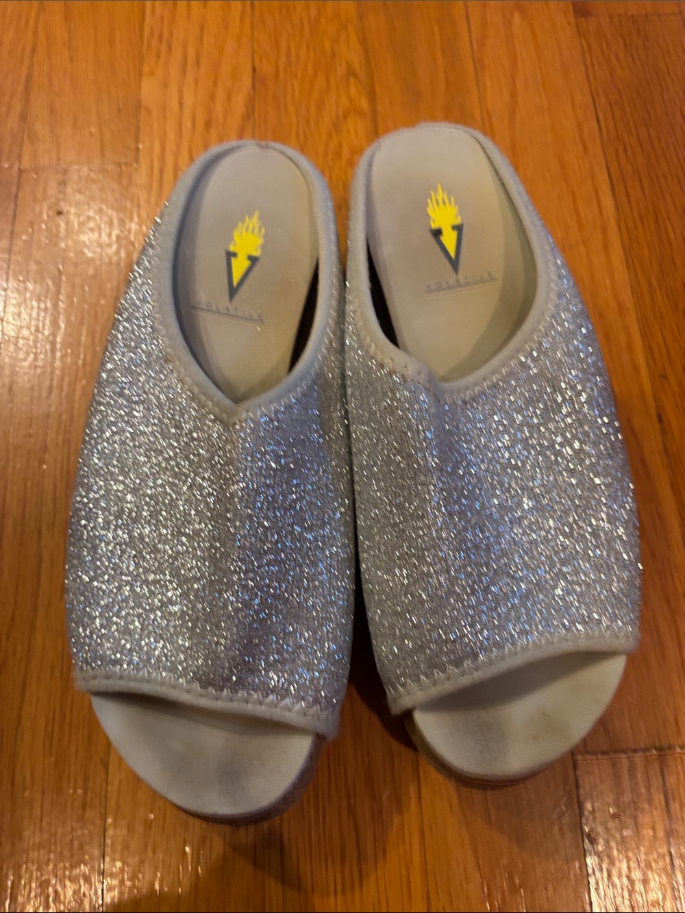 Volatile Festina Silver Sparkle in Comfort Slip-On Wedge Sz 6
